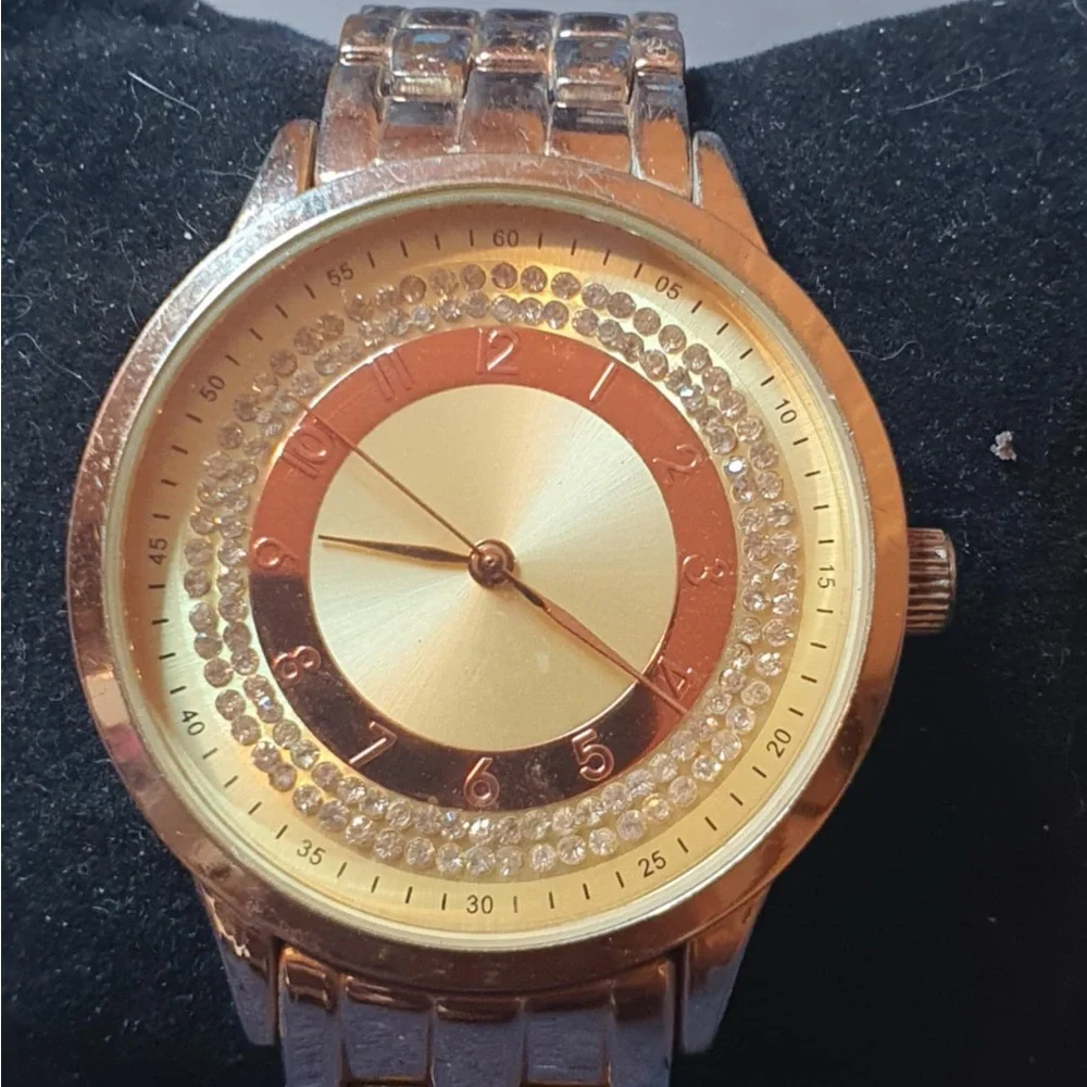 🦋10/$20🦋 FMDMO575 Goldtone Rhinestone Stainless Steel Women's Watch